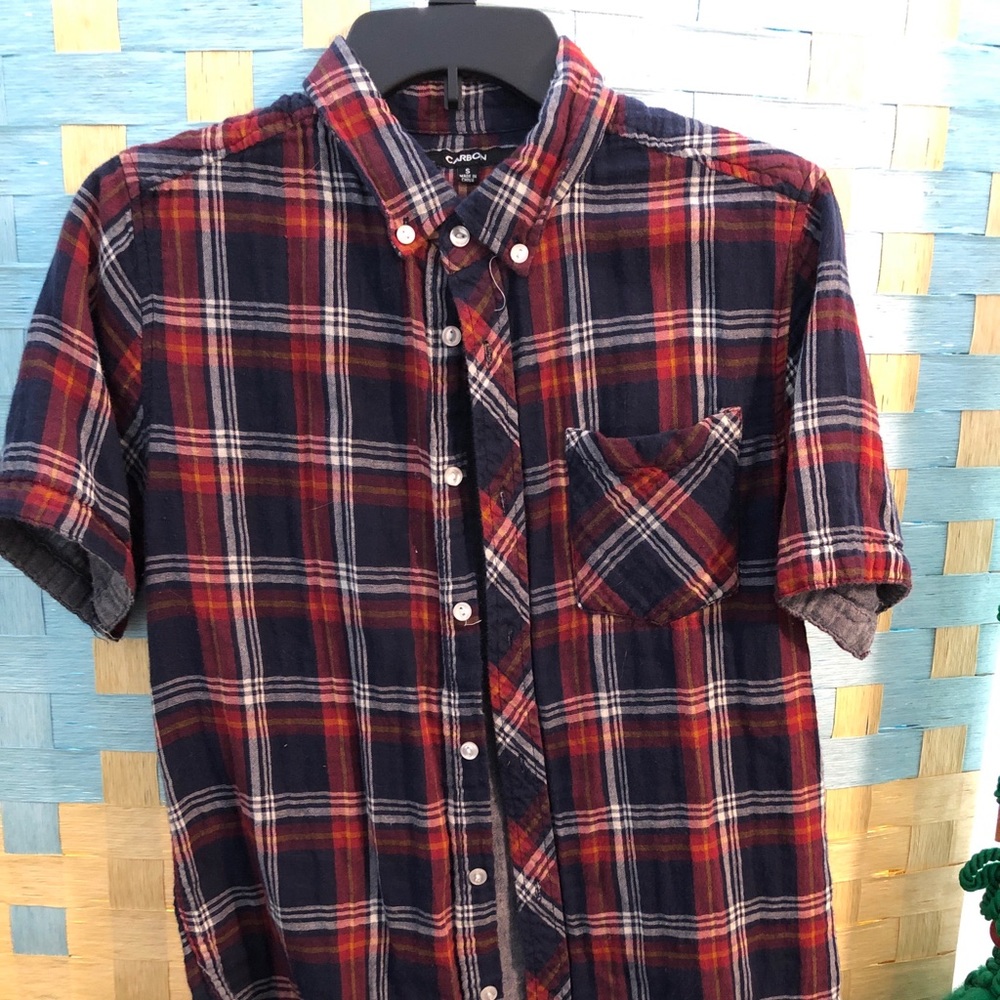 Short sleeve plaid shirt